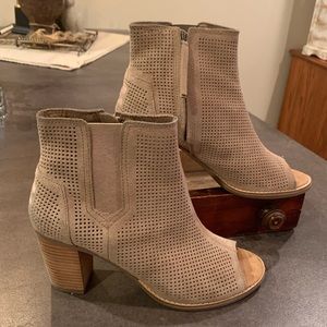 Toms Majorca Peep Toe Tan Heeled Booties